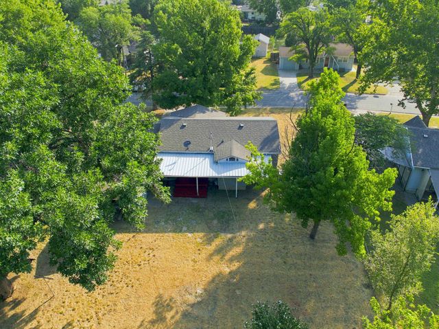 6639 N Kerman Dr, Park City, KS 67219