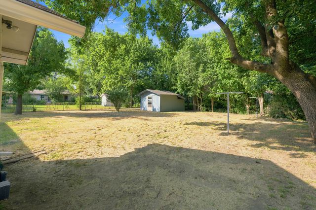 6639 N Kerman Dr, Park City, KS 67219