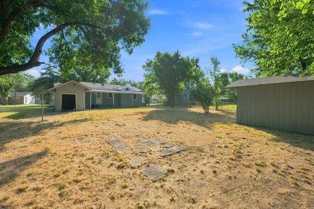 6639 N Kerman Dr, Park City, KS 67219