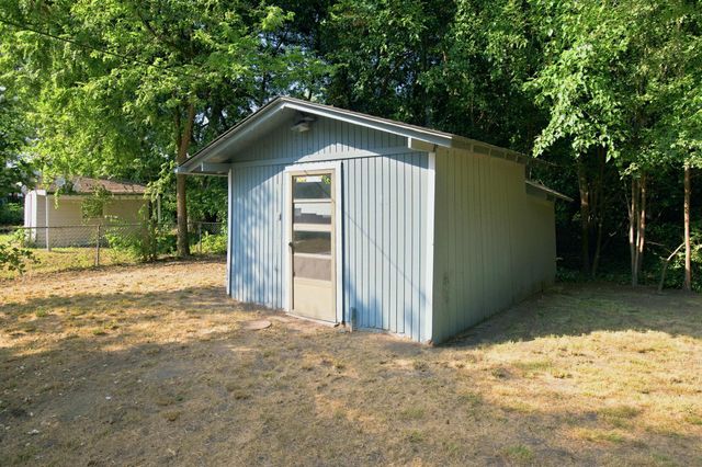 6639 N Kerman Dr, Park City, KS 67219
