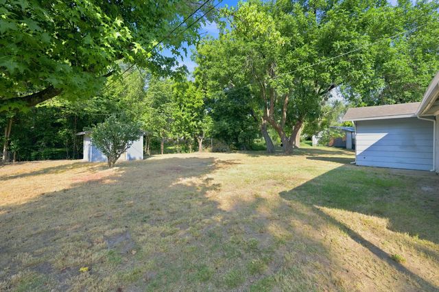 6639 N Kerman Dr, Park City, KS 67219