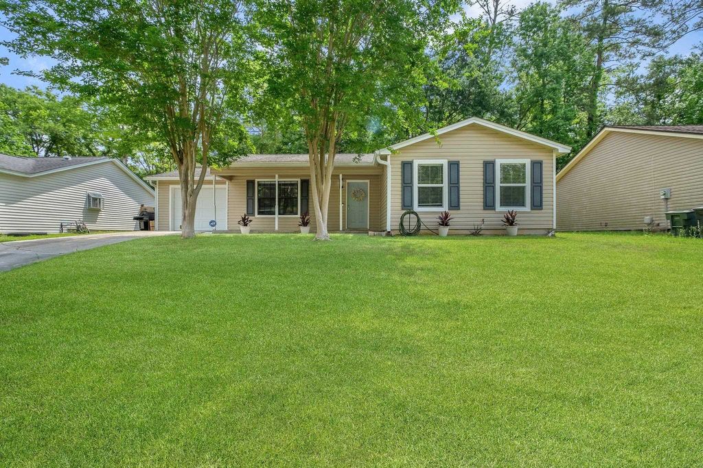 1457 Valley Green Drive, Tallahassee, FL 32303