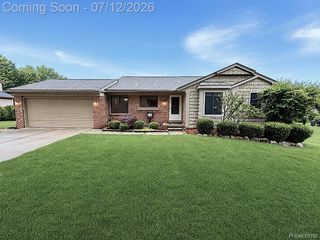 2033 Avonstoke Road, Rochester Hills, MI 48307