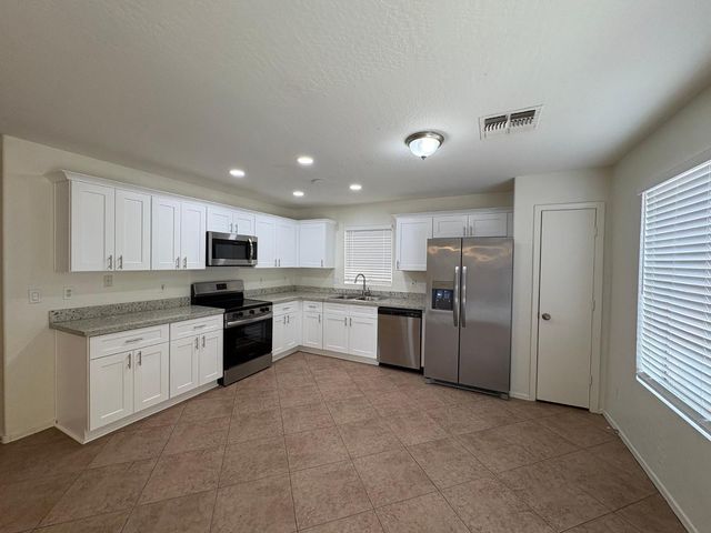 6805 N 130th Avenue, Glendale, AZ 85307