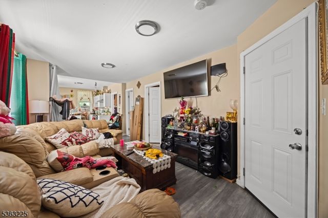 109 Lyon St, Paterson City, NJ 07524