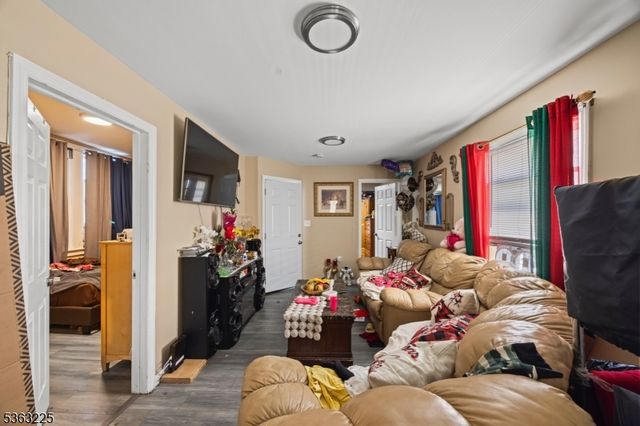 109 Lyon St, Paterson City, NJ 07524