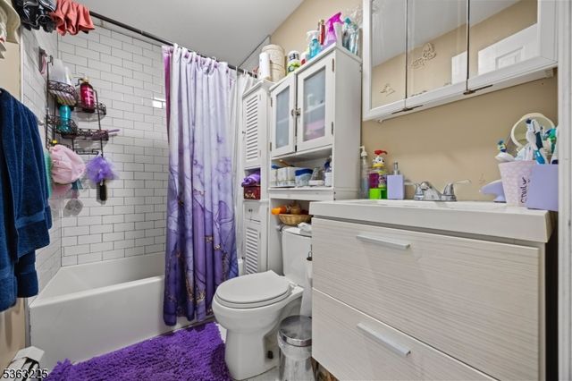 109 Lyon St, Paterson City, NJ 07524
