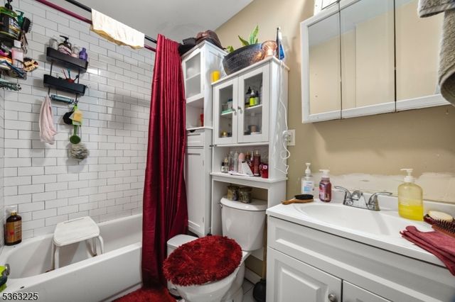 109 Lyon St, Paterson City, NJ 07524