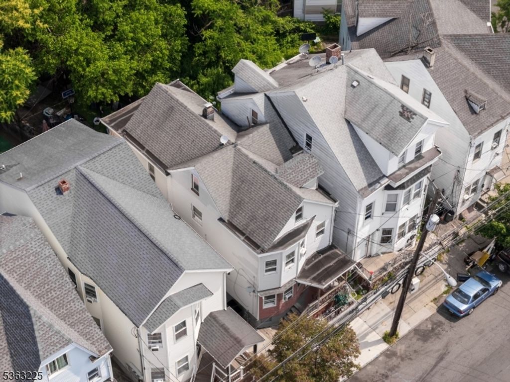 109 Lyon St, Paterson City, NJ 07524
