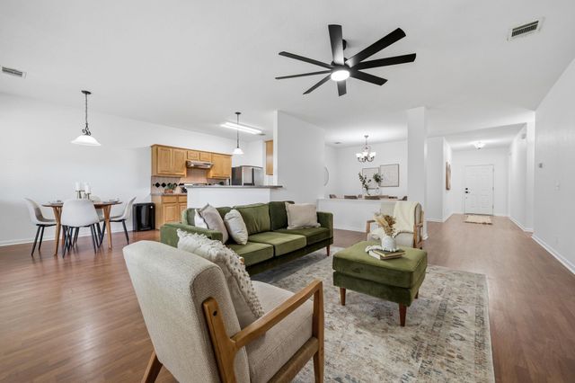 513 Tobin DR, Buda, TX 78610