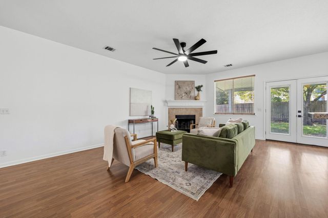 513 Tobin DR, Buda, TX 78610