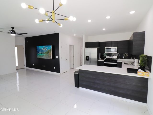 480 Deserts Drive, Socorro, TX 79927