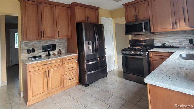 1443 Knightsbridge Road, Canton, MI 48187