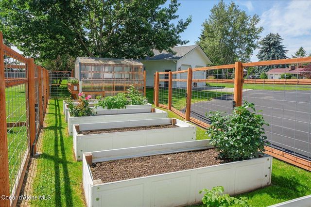 7520 N Mount Carrol ST, Dalton Gardens, ID 83815