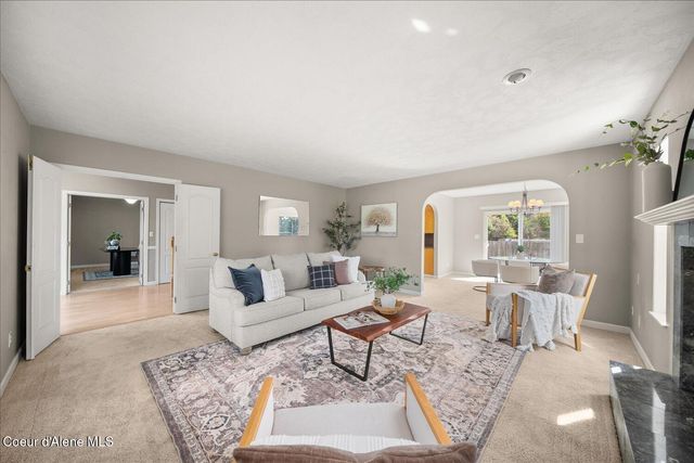7520 N Mount Carrol ST, Dalton Gardens, ID 83815