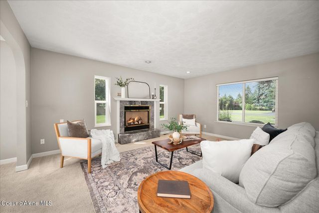 7520 N Mount Carrol ST, Dalton Gardens, ID 83815