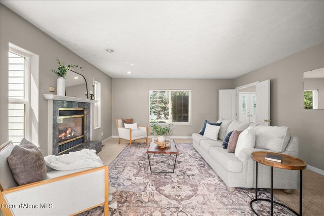 7520 N Mount Carrol ST, Dalton Gardens, ID 83815
