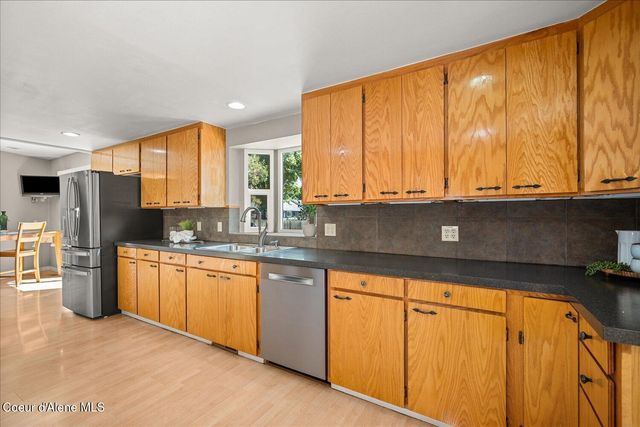 7520 N Mount Carrol ST, Dalton Gardens, ID 83815