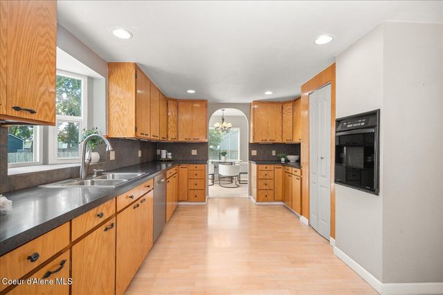 7520 N Mount Carrol ST, Dalton Gardens, ID 83815