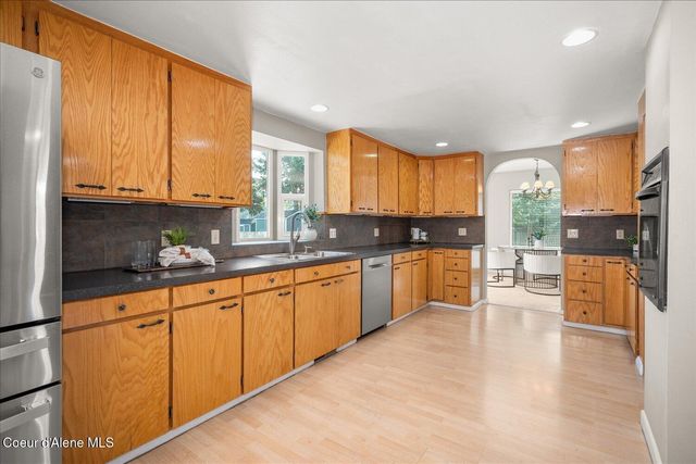 7520 N Mount Carrol ST, Dalton Gardens, ID 83815