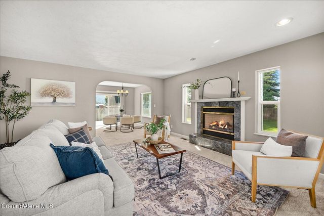 7520 N Mount Carrol ST, Dalton Gardens, ID 83815