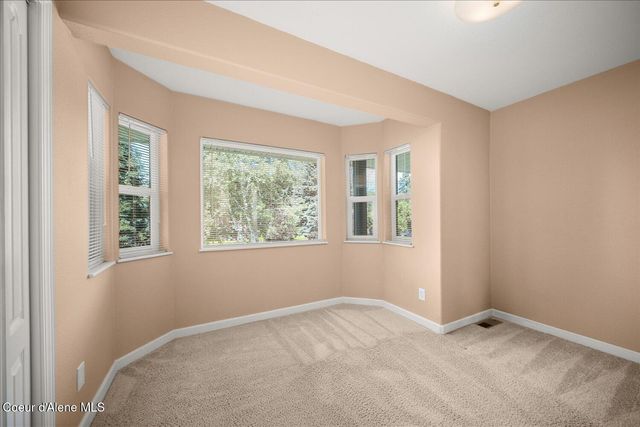 7520 N Mount Carrol ST, Dalton Gardens, ID 83815