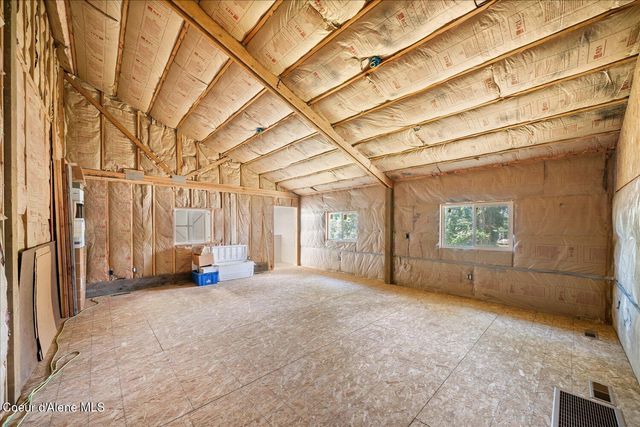 7520 N Mount Carrol ST, Dalton Gardens, ID 83815