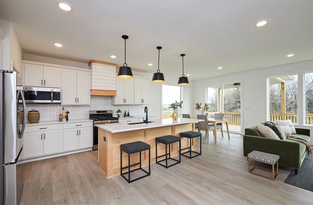 1605 NW Parkside Lane, Waukee, IA 50263