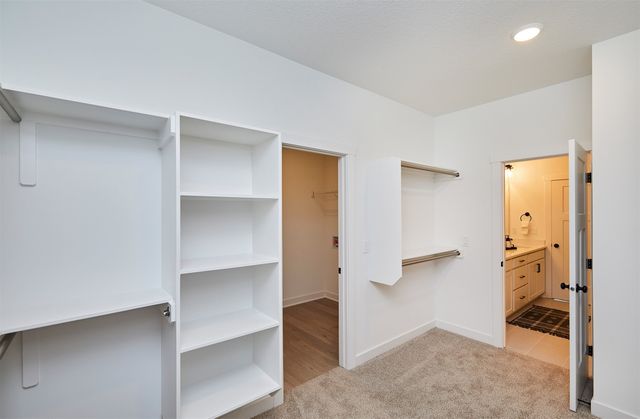 1605 NW Parkside Lane, Waukee, IA 50263