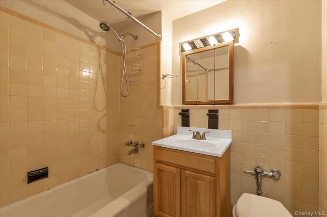 621 Avenue Y, Brooklyn, NY 11235