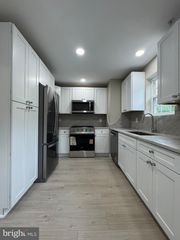15609 EVERGLADE LN #203, Bowie, MD 20716