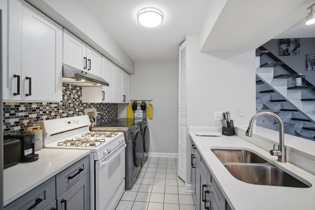 1495 Cornell Court 1495, Hoffman Estates, IL 60169