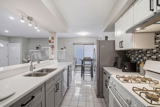 1495 Cornell Court 1495, Hoffman Estates, IL 60169