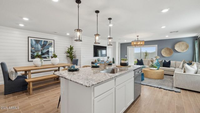 26014 W LYNNE Lane, Buckeye, AZ 85326