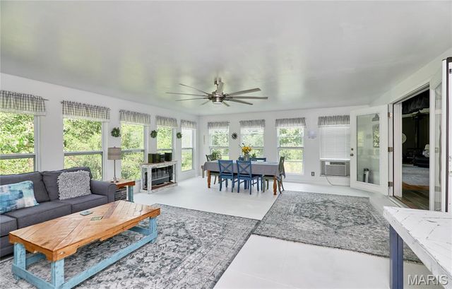 141 Sun Haven Drive, Silex, MO 63377