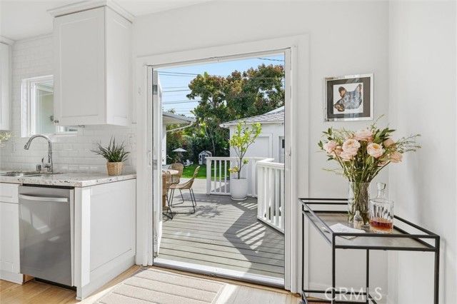 8410 Alverstone Avenue, Los Angeles, CA 90045