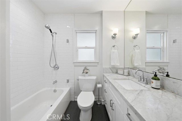 8410 Alverstone Avenue, Los Angeles, CA 90045