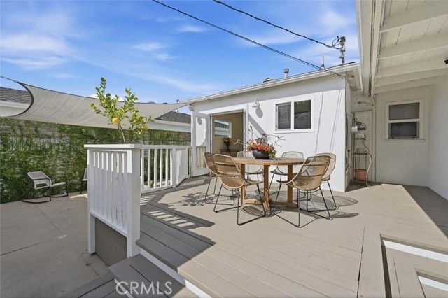 8410 Alverstone Avenue, Los Angeles, CA 90045