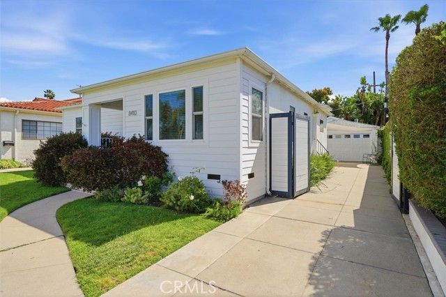 8410 Alverstone Avenue, Los Angeles, CA 90045