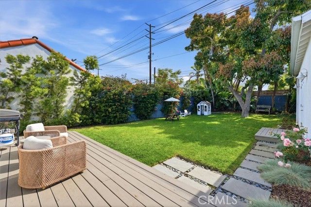 8410 Alverstone Avenue, Los Angeles, CA 90045