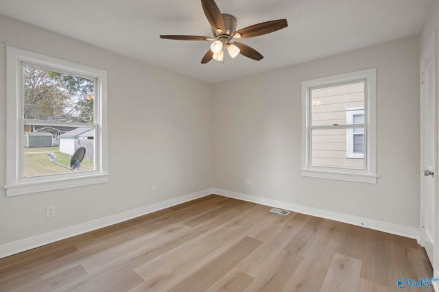 301 8th Avenue NW, Decatur, AL 35601