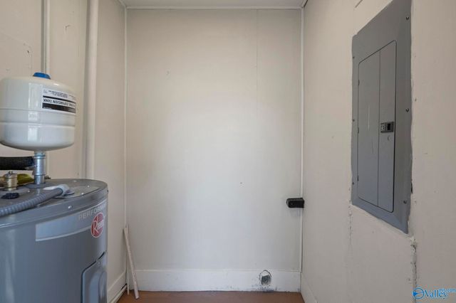 301 8th Avenue NW, Decatur, AL 35601