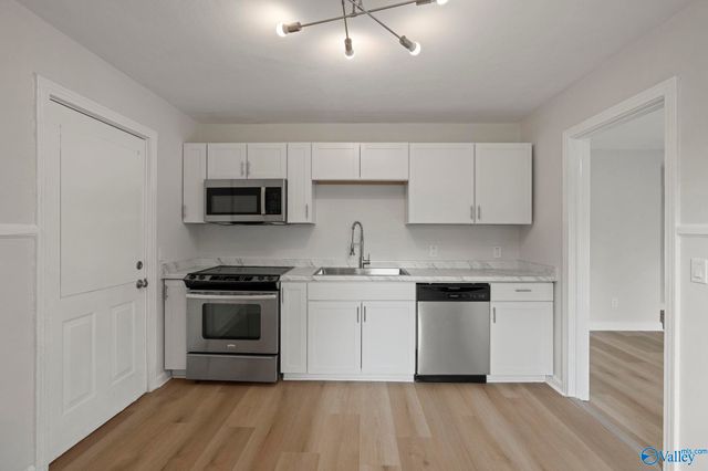 301 8th Avenue NW, Decatur, AL 35601