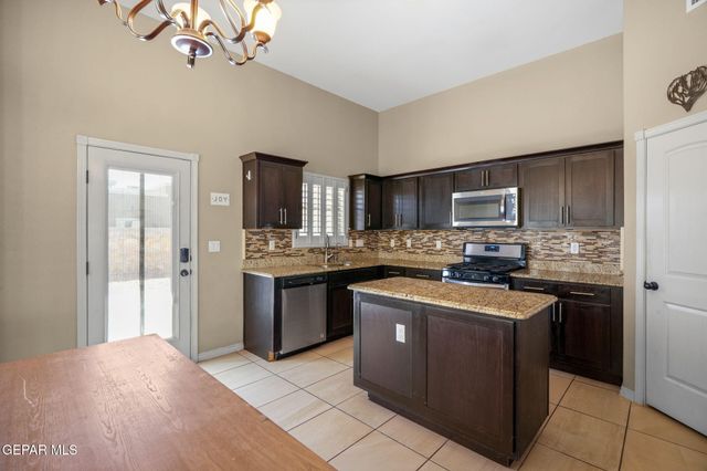 14832 TED BANKS Avenue, El Paso, TX 79938