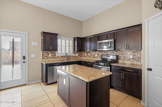 14832 TED BANKS Avenue, El Paso, TX 79938