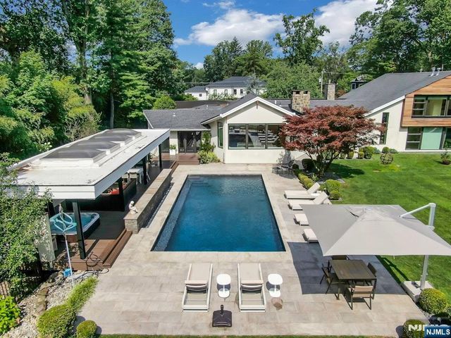34 Warren Lane, Alpine, NJ 07620