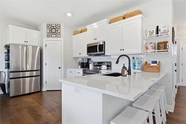 523 NW 110th Street, Kansas City, MO 64155