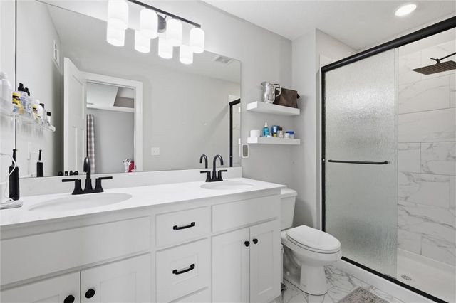 523 NW 110th Street, Kansas City, MO 64155