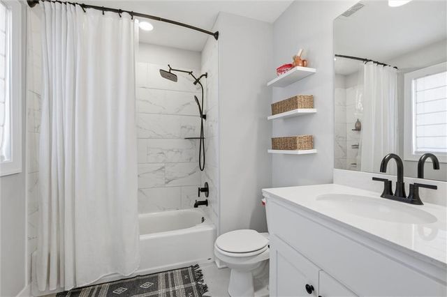 523 NW 110th Street, Kansas City, MO 64155