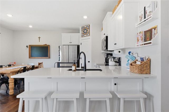 523 NW 110th Street, Kansas City, MO 64155